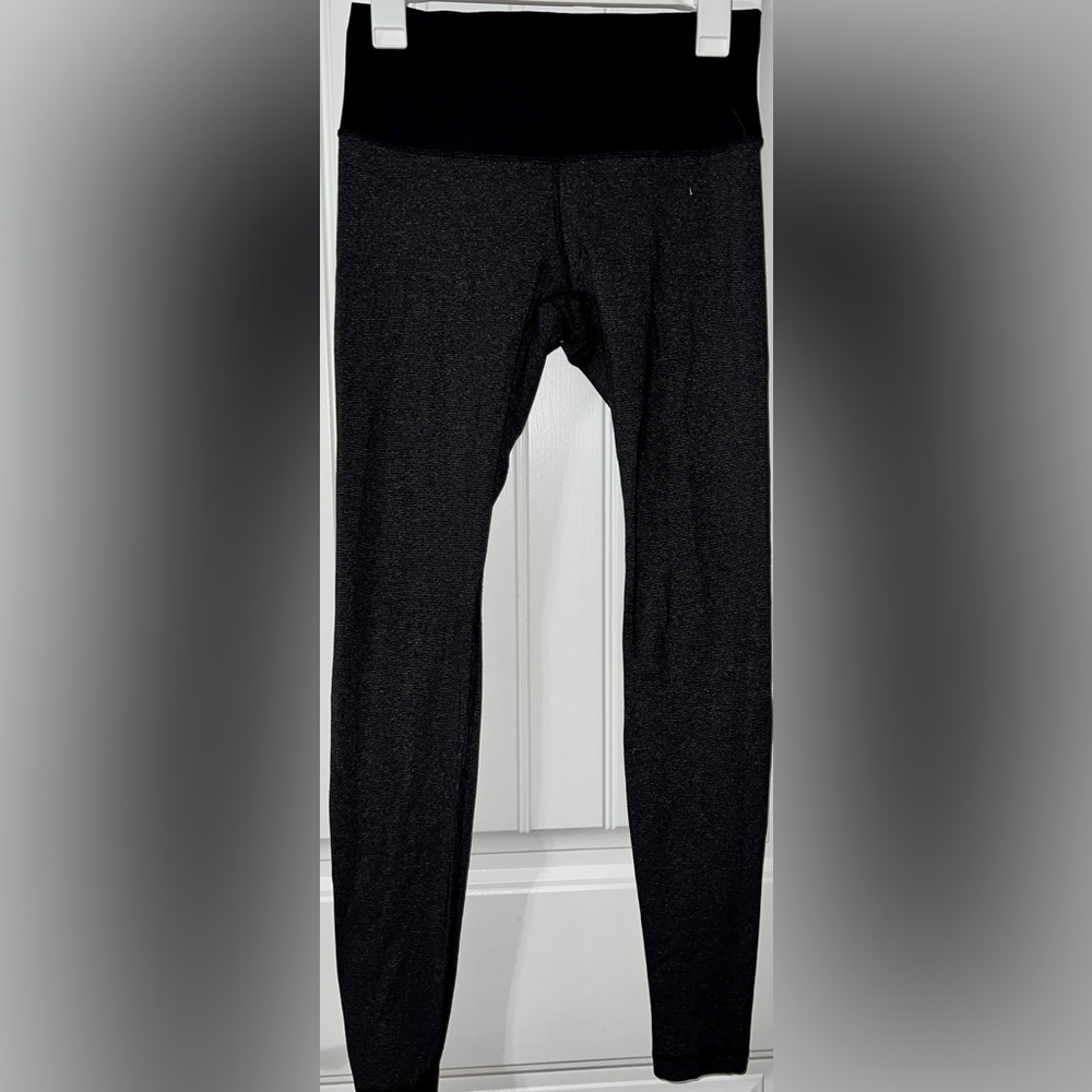 Lululemon black and gray tights